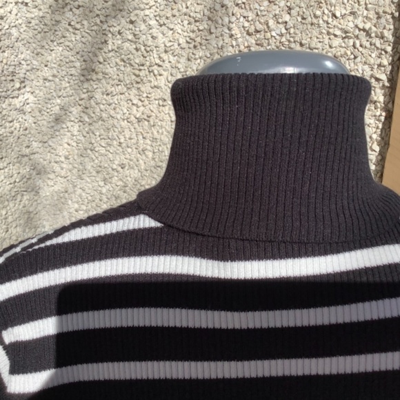 Jones New York black and white stripe short sleeve sweater - Picture 3 of 7